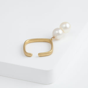Syami hanging double akoya pearl ear cuff