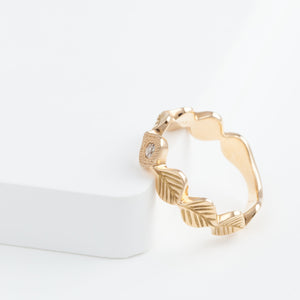 Leaf milgrain rose gold ring with diamond
