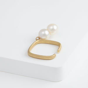 Syami hanging double akoya pearl ear cuff