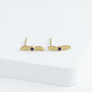 Bloom blue sapphire stud