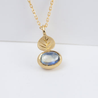 Leaf one-of-a-kind bicolor sapphire necklace