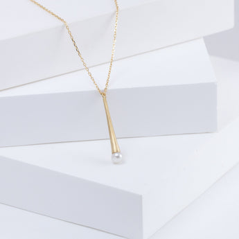 Raindrop pearl necklace
