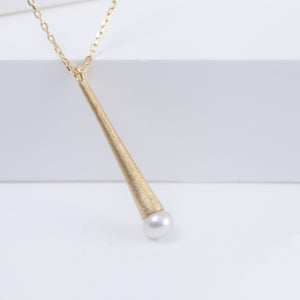 Raindrop pearl necklace