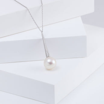 Raindrop one-of-a-kind pearl platinum necklace