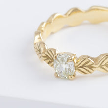 Load image into Gallery viewer, Leaf little ring with an one-of-a-kind diamond
