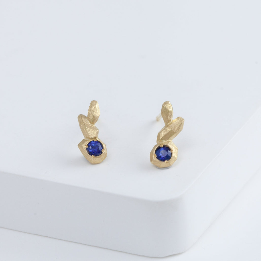 Whisper blue sapphire stud