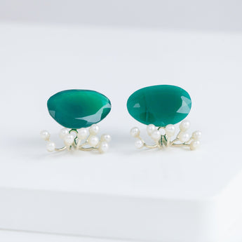 Fairy green agate and pearl earrings