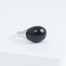 Load image into Gallery viewer, Mini rock round onyx ring - silver
