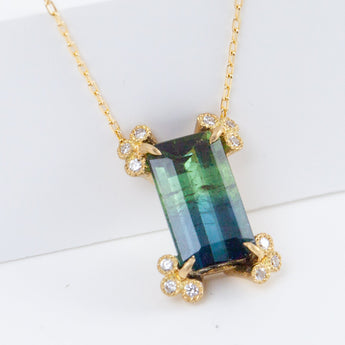 Spread two tone green tourmaline necklace
