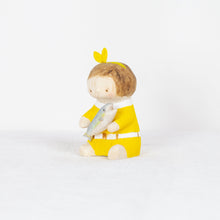 Load image into Gallery viewer, Akaiboushinoki - #125 Playing mom, but fishes should be raised in the water, right? ~ Yellow ~
