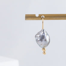 Load image into Gallery viewer, UVA Keshi pearl drop earrings
