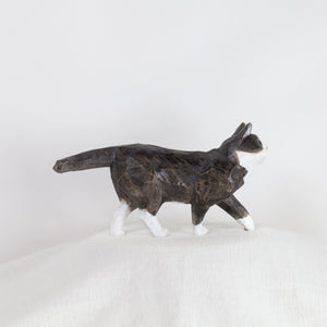 Ryoji Bannai - #1 Black and white walking cat