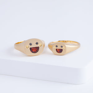 Small happy face signet ring with sparkly cheeks