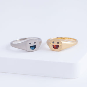 Small happy face platinum signet ring