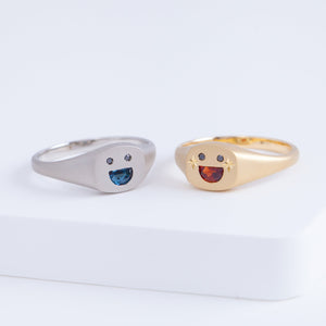 Small happy face signet ring with sparkly cheeks