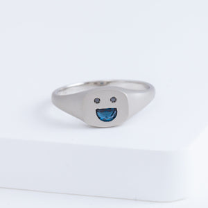 Small happy face platinum signet ring