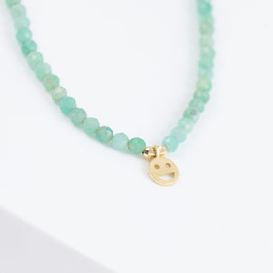 Smiley emerald beads bracelet
