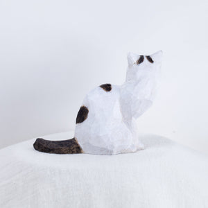 Ryoji Bannai - #2513 Black and white side sitting cat