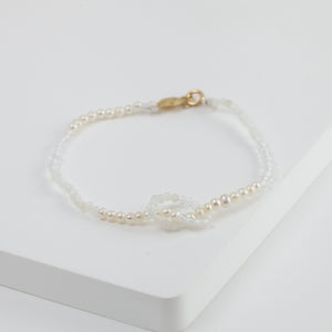 Lip smiley charm white gemstones beads bracelet