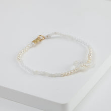 Load image into Gallery viewer, Lip smiley charm white gemstones beads bracelet
