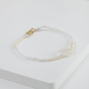 Lip smiley charm white gemstones beads bracelet