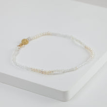 Load image into Gallery viewer, Lip smiley charm white gemstones beads bracelet
