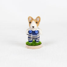 Load image into Gallery viewer, Fluffy - Corgi brooch pin with stand
