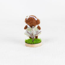 Load image into Gallery viewer, Fluffy - Poodle brooch pin with stand
