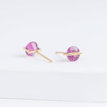 Load image into Gallery viewer, Band round garnet studs
