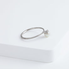 Load image into Gallery viewer, Baby Akoya pearl single pearl diamond platinum ring
