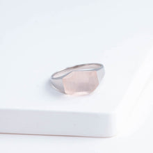 Load image into Gallery viewer, Mini rock rose quartz ring - silver
