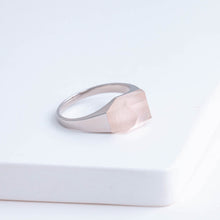 Load image into Gallery viewer, Mini rock rose quartz ring - silver
