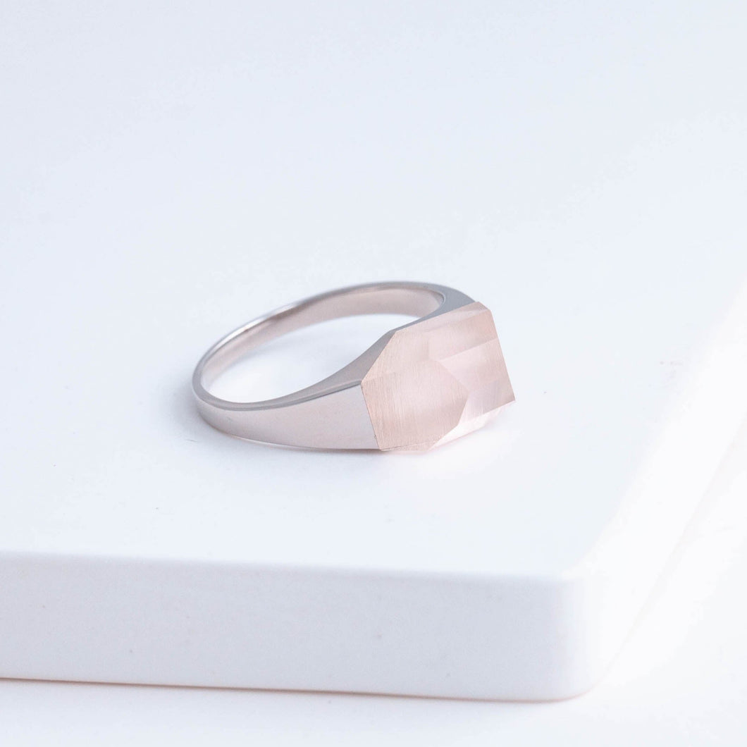 Mini rock rose quartz ring - silver