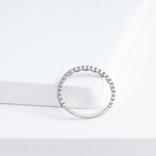 Load image into Gallery viewer, Repeat heart ring - white gold
