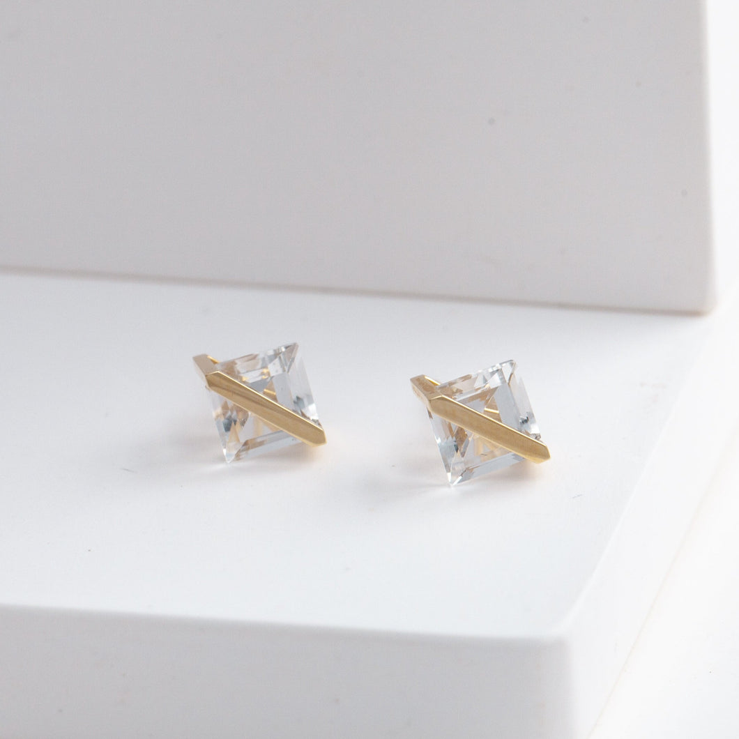 Band quartz studs