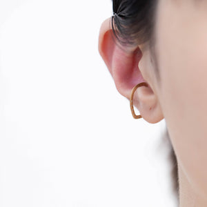 Crest spear ear cuff with diamonds