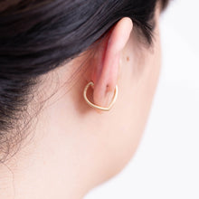 Load image into Gallery viewer, Crest spear ear cuff with diamonds
