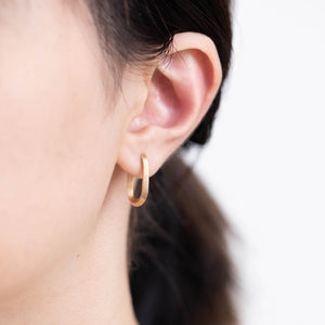 Shape oval earring