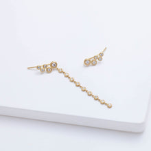 Load image into Gallery viewer, Puff small gradation diamond climber earring
