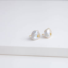 Load image into Gallery viewer, Small petal studs with diamonds
