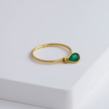 Load image into Gallery viewer, Swinging pear emerald ring
