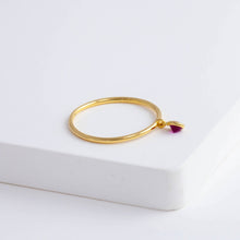 Load image into Gallery viewer, Swinging round ruby ring
