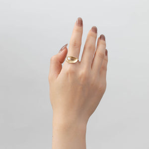 Gold petal ring with pearl