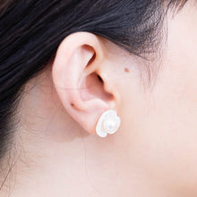Load image into Gallery viewer, Plum flower akoya pearl earrings
