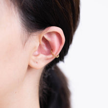 Load image into Gallery viewer, Repeat small oval ear cuff (single)
