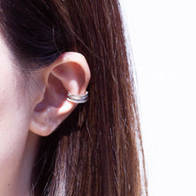 Load image into Gallery viewer, Silver infinity feather ear cuff (small)
