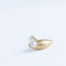 Load image into Gallery viewer, Mori earrings
