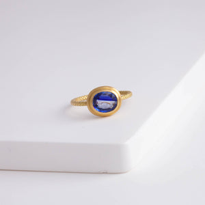 One-of-a-kind bi-color sapphire ring B