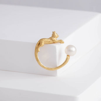 Cat and pearl ring