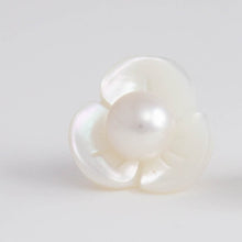 Load image into Gallery viewer, Plum flower akoya pearl earrings
